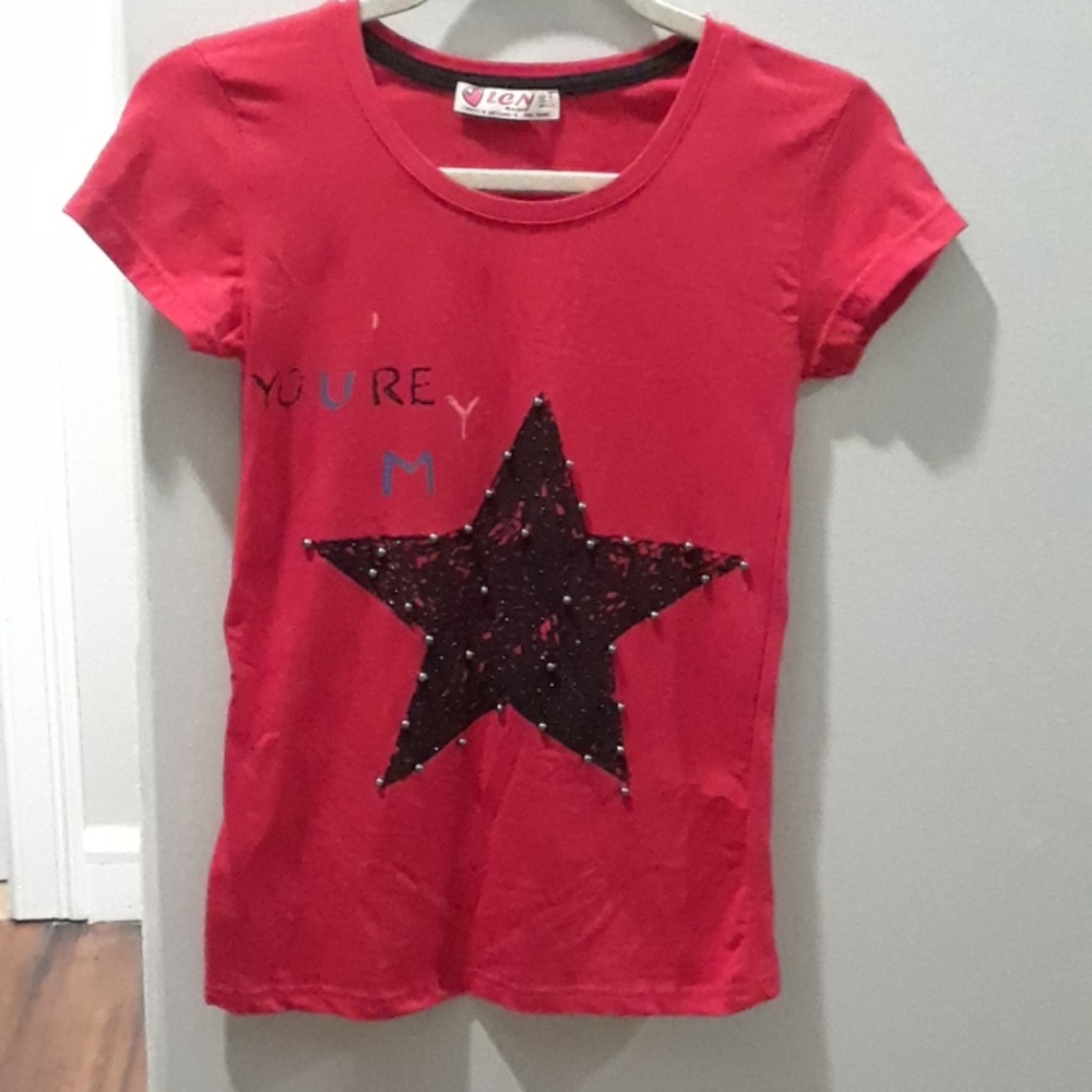 Girls red summer shirt. Size: M
